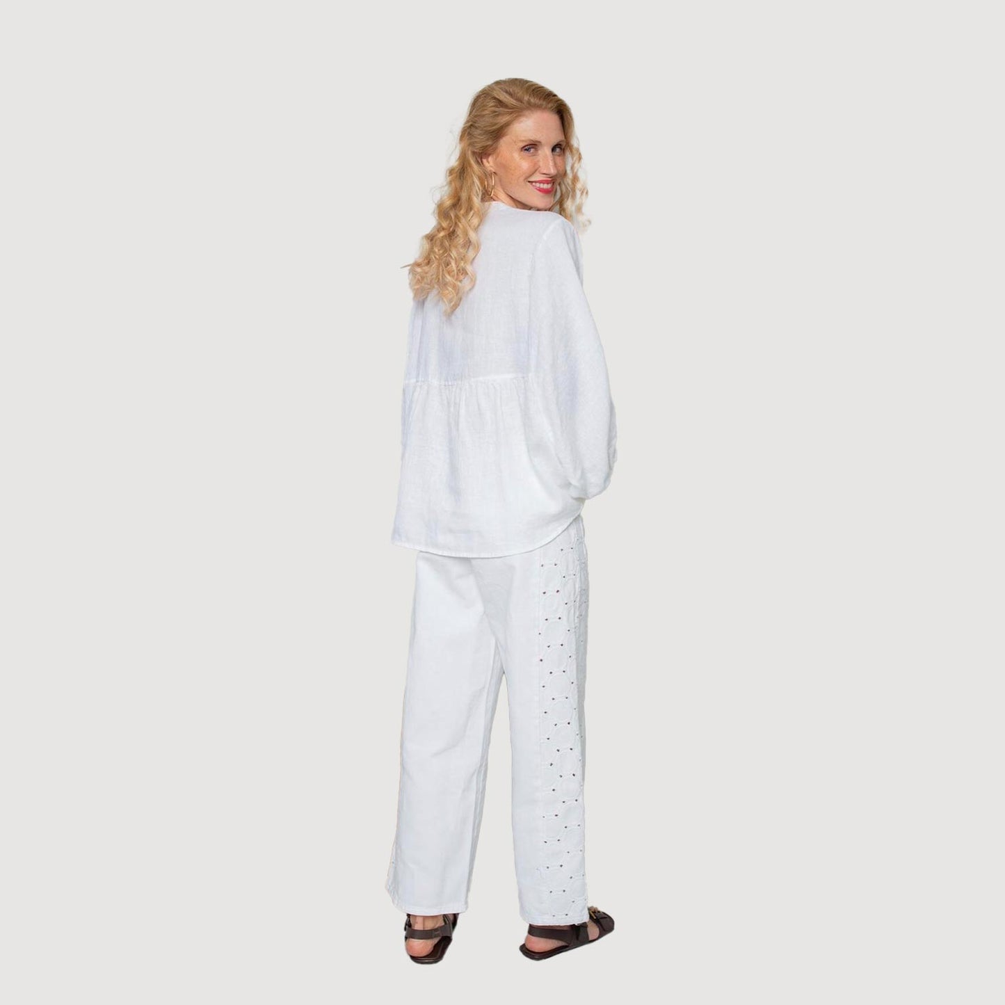 Emily-van-den-Bergh-Damen-6362-158570-100-white-03