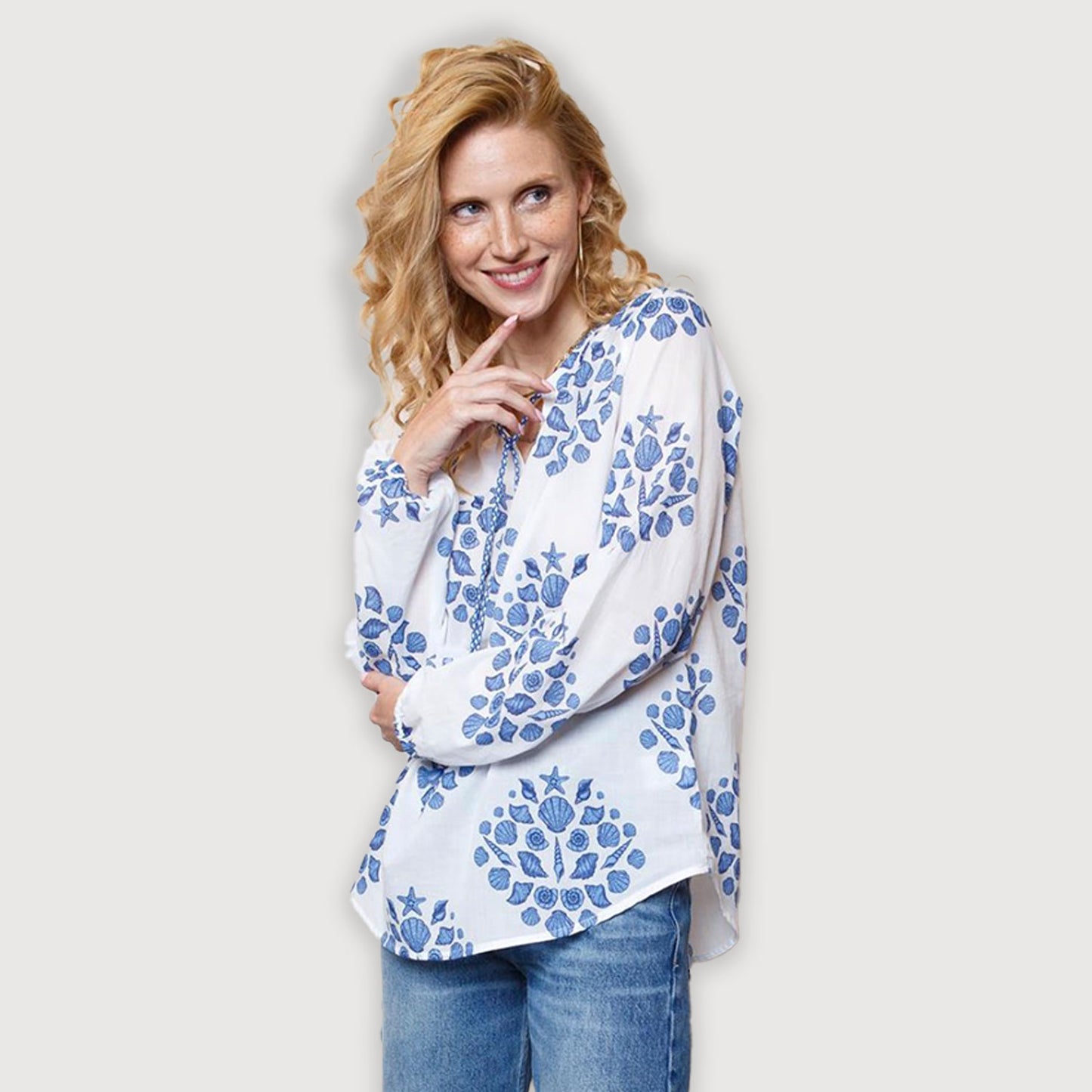 Emily-van-den-Bergh-Bluse-8602-152880-190-white-blue-3