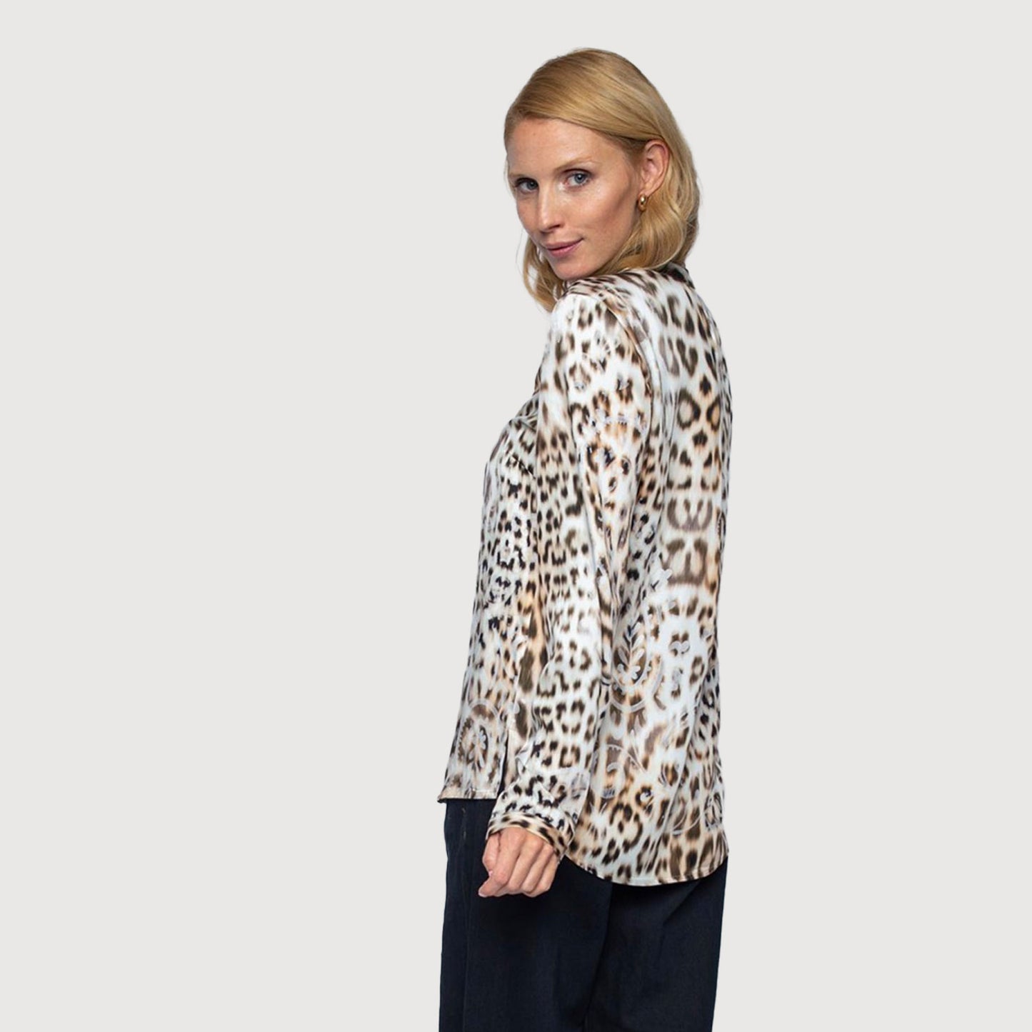 Emily-van-den-Bergh-Damen-Bluse-8667-143650-leo-paisley-03