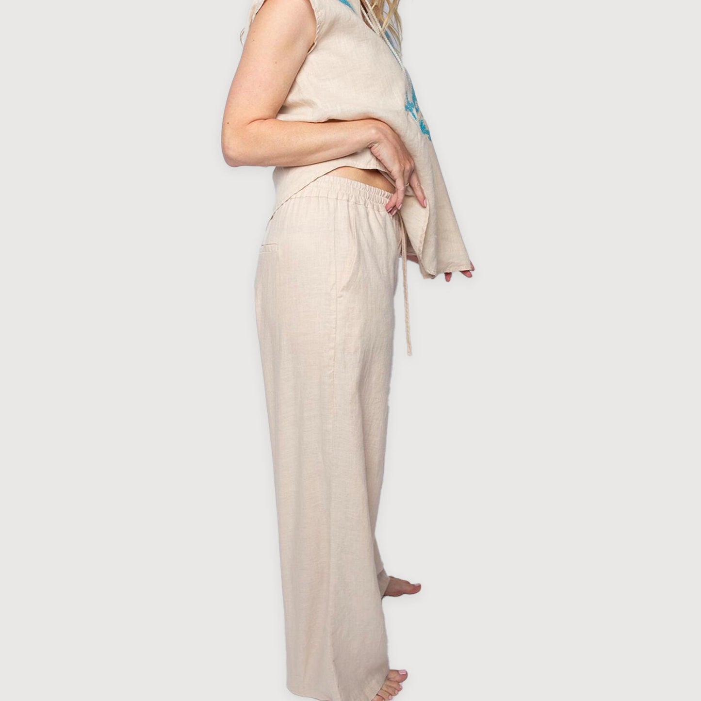 Emily-van-den-Bergh-Hose-6362-201311-706-sand-3