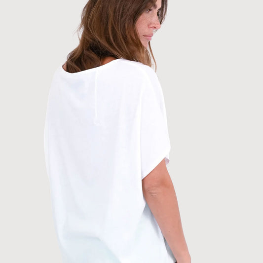 Love-Joy-Victory-Damen-T-Shirt-mit-Print-Yara-weiß-02