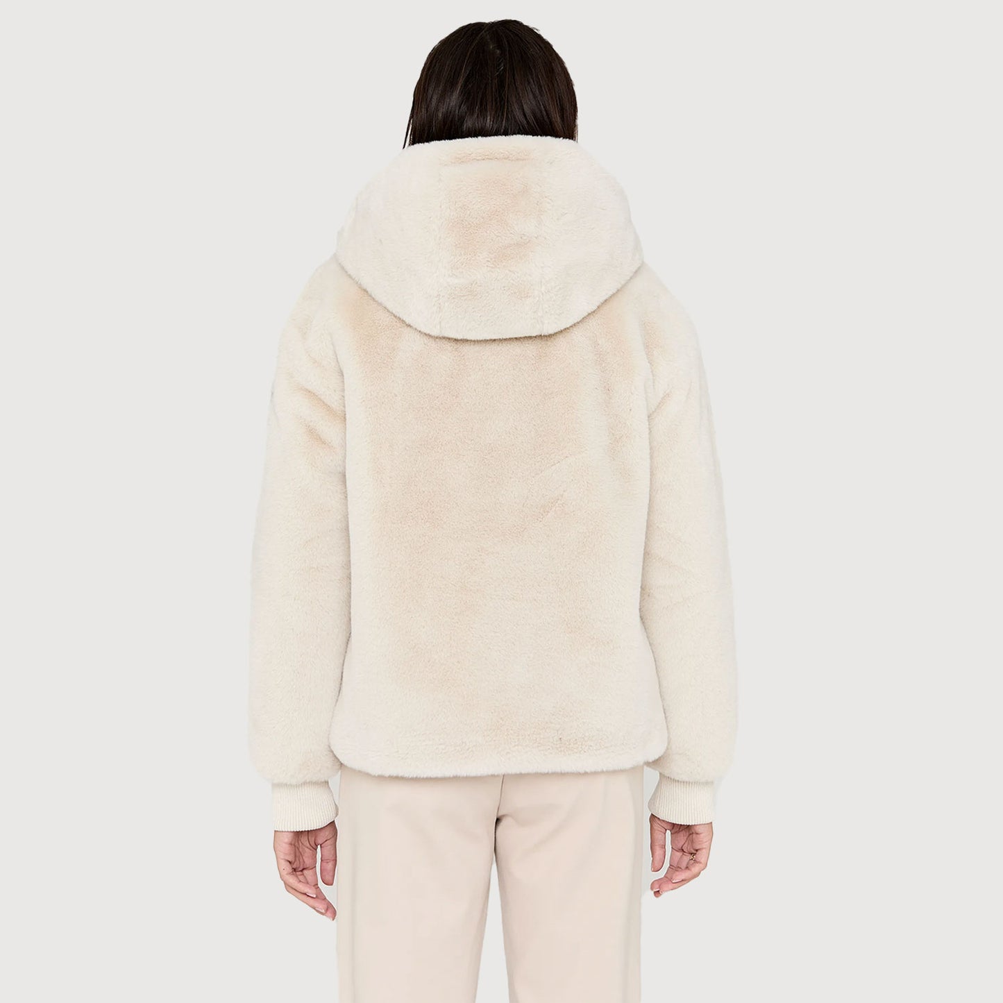 Moscow-Damen-Jacke-08-08-Evelyn-in-Chalk-02