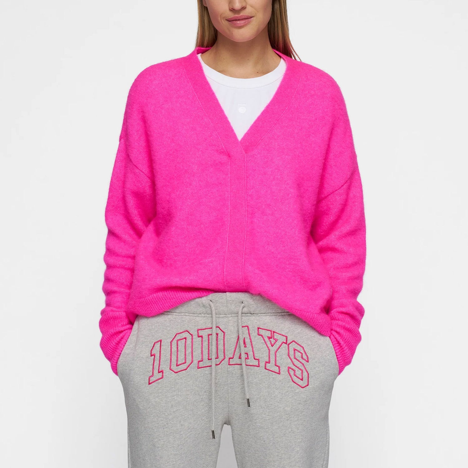 10-Days-Pullover-V-Neck-20-619-5201-neon-pink-3