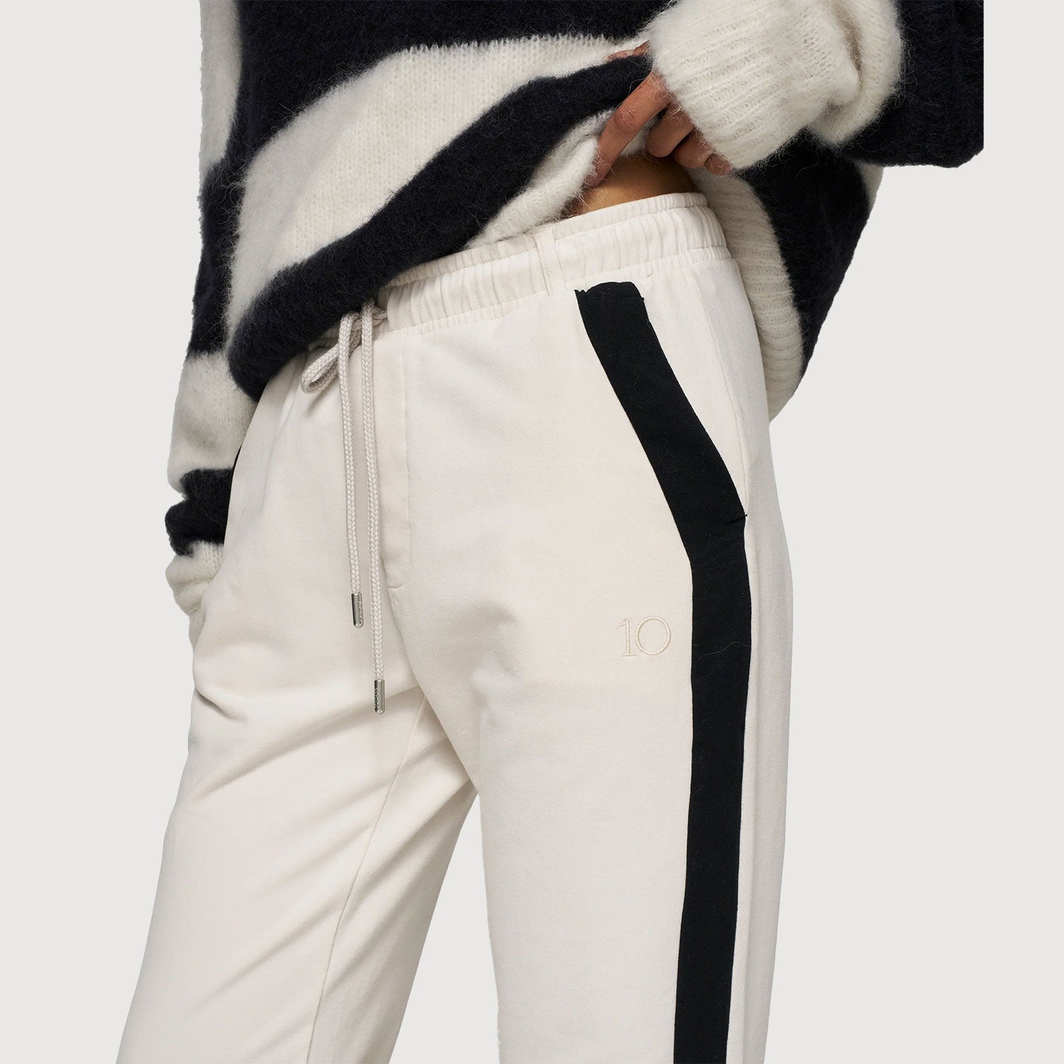 10-Days-Damen-Straight-Jogger-Tape-20-014-5203-in-cleansing-03