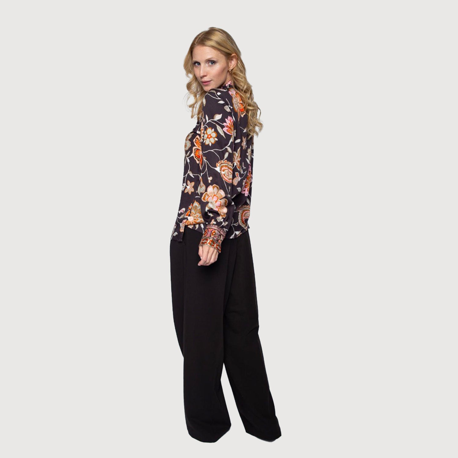Emily-van-den-Bergh-Damen-Bluse-8636-157142-790-chocolate-03