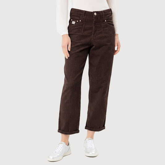 Herrlicher Brooke Cordhose 5825 N4752 Coffee Model Frotnansicht