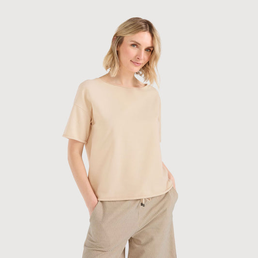 Juvia-Oversized-Shirt-Kaya-820-20-016-in-desert-sand