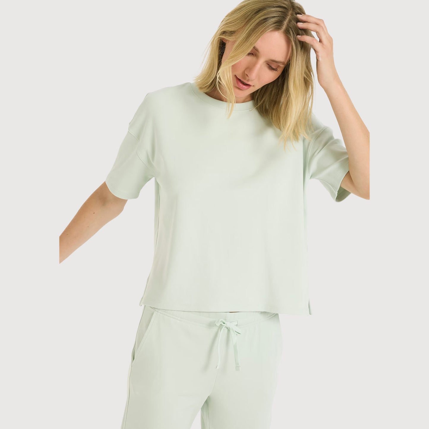 Juvia-Damen-Sweat-Eliane-820-24-190-441-pastel-green-01