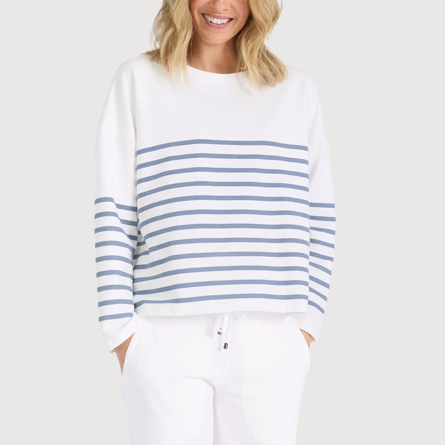 Juvia-Sweater-Alison-820-24-176-100-weiß