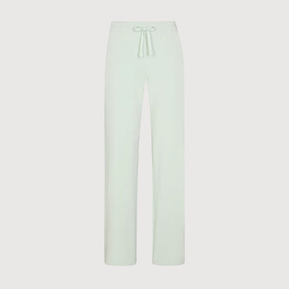 Juvia-Damen-Sweatpants-Elna-830-22-317-pastel-green-03