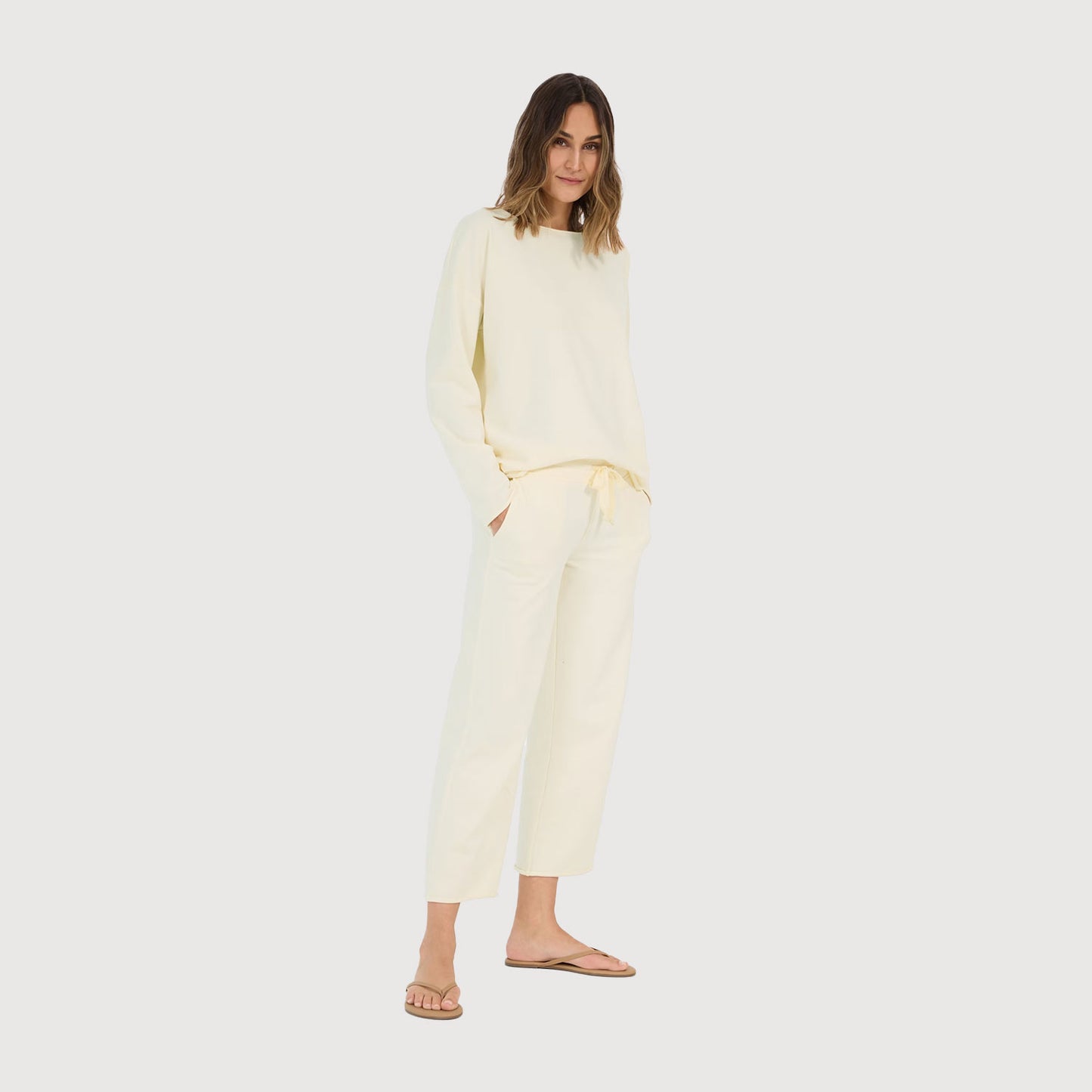Juvia-Damen-Sweatpants-Merle-830-13-088-Gelb-01