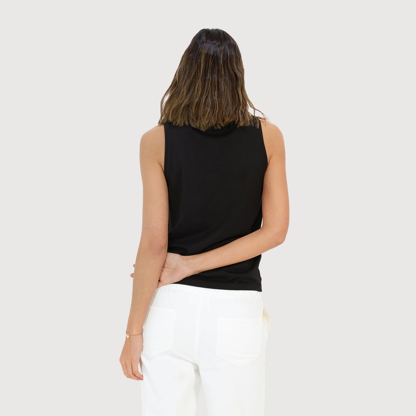 Juvia-Damen-Top-Dilay-812-26-643-110-schwarz-02
