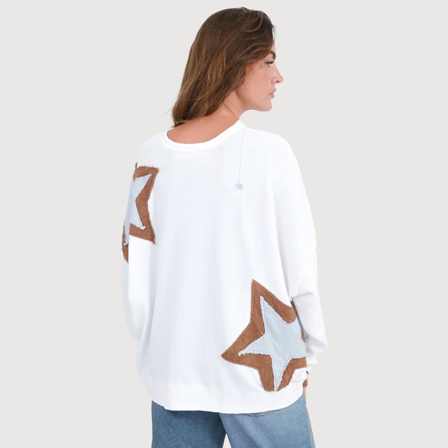 Love-Joy-Victory-Damen-Sweatshirt-Stern-Patches-Moa-weiß-02