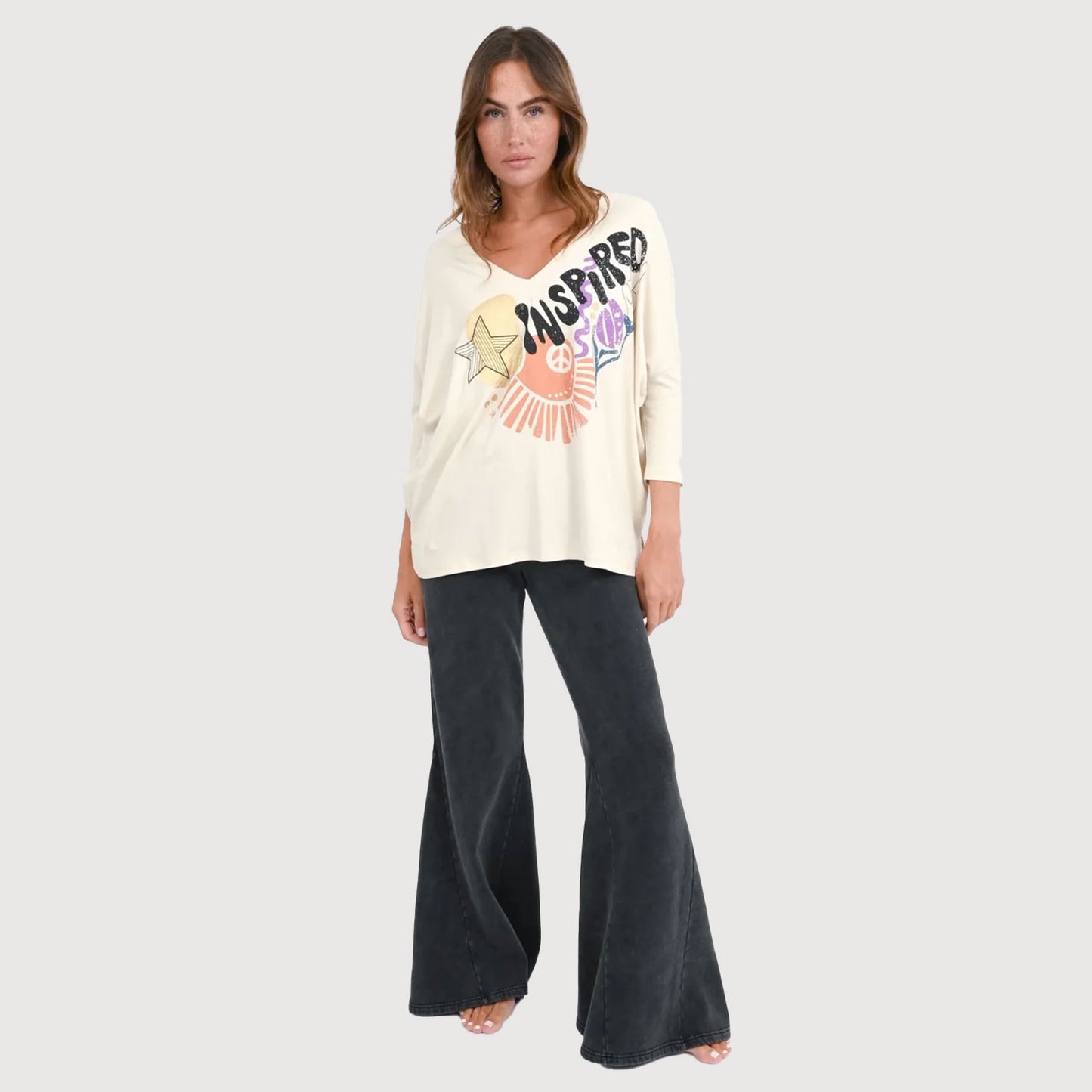 Love-Joy-Victory-Damen-T-Shirt- Chula-sand-01