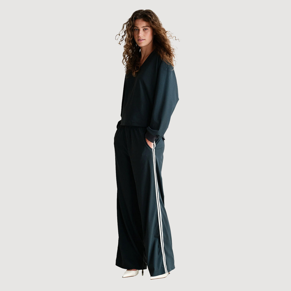 PENN_INK-Damen-Hose-W26F1942-Antra-Ecru-01