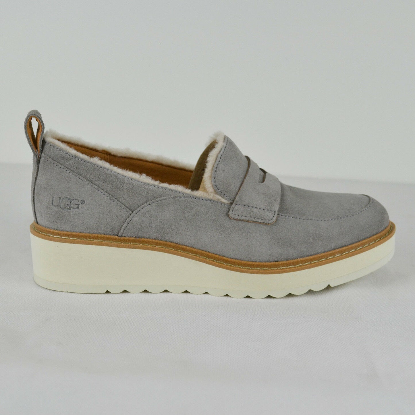 UGG Damen Slipper ATWATER SPILL SEAM LOAFER in Grau